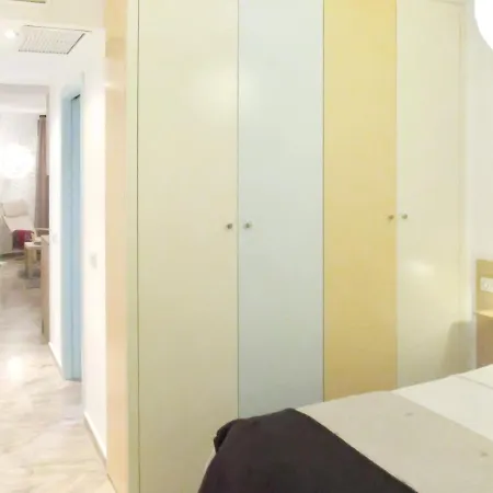 Cozy With Sea View - - 40 Sqm Apartment Malaga
