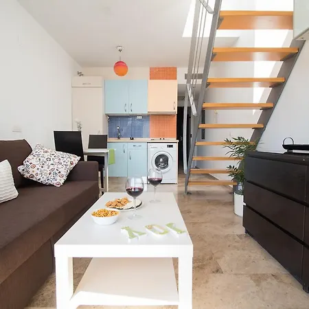 Cozy With Sea View - - 40 Sqm Apartment